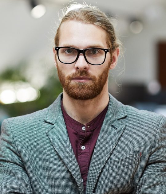 2-businessman-posing-TZVK8U5.jpg